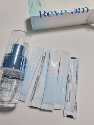 나우 [리브엠] 화해 1등 수분앰플 , 엑소코어 워터풀 텐션 앰플 — 5점을 준 리뷰어가 2023년 6월 올린 사용 사진