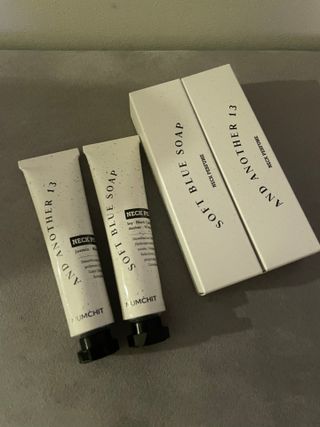 멈칫(MUMCHIT) 넥퍼퓸 NECKPERFUME 2가지 향 — 5점을 준 리뷰어가 2021년 11월 올린 사용 사진