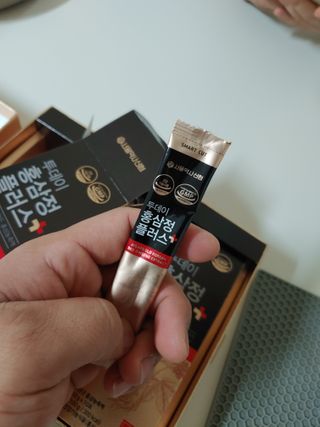 서울약사신협_투데이홍삼정플러스스틱_10g x 30포 — 5점을 준 리뷰어가 2021년 1월 올린 사용 사진