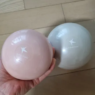 트라택 쿠셔닝 웨이트볼 0.5kg + 1kg SET — 5점을 준 리뷰어가 2022년 5월 올린 사용 사진