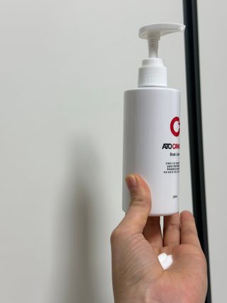 아토캐논(ATO CANNON) 아토캐논 고보습 바디로션 200ml — 5점을 준 리뷰어가 2022년 12월 올린 사용 사진