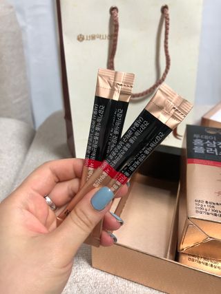 서울약사신협_투데이홍삼정플러스스틱_10g x 30포 — 5점을 준 리뷰어가 2021년 6월 올린 사용 사진