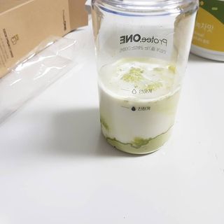 프로티원 단백질쉐이크 녹차맛 2주분 1통+보틀 — 5점을 준 리뷰어가 2021년 4월 올린 사용 사진