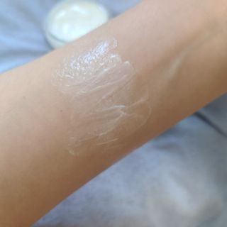 산수시 아쿠아 베네핏 24h 수부지 물광 속건조 수분크림 50ml — 5점을 준 리뷰어가 2021년 8월 올린 사용 사진