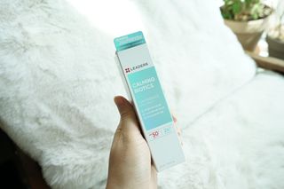 리더스코스메틱 리더스 카밍 바이오틱스 선 에센스 SPF 50+ PA++++ — 5점을 준 리뷰어가 2022년 6월 올린 사용 사진