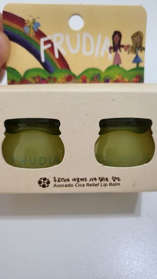 [후르디아] 유아부터 어른까지, 안심 아보카도 립밤 듀오 세트 — 5점을 준 리뷰어가 2024년 1월 올린 사용 사진