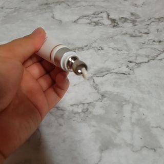산수시 일루미네이팅 펄 영양 다크서클 스틱 아이 크림 케어 15ml — 5점을 준 리뷰어가 2021년 6월 올린 사용 사진