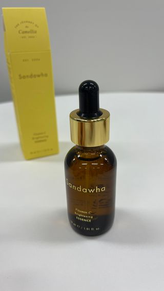 스킨큐어 산다화 비타민c 화이트닝 에센스 30ml — 5점을 준 리뷰어가 2023년 12월 올린 사용 사진