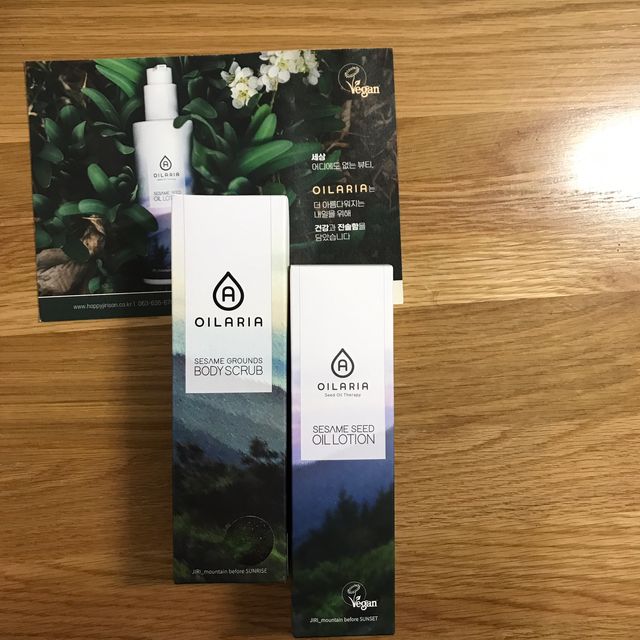 뉴트리 모이스처라이징 세사미 씨드 오일로션 & 데일리 디톡스 세사미 그라운즈 바디스크럽 리뷰 사진