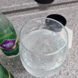 몽베스트 Montbest with Sparkling water Lemon OR Lime 20병(랜덤) — 5점을 준 리뷰어가 2023년 1월 올린 사용 사진
