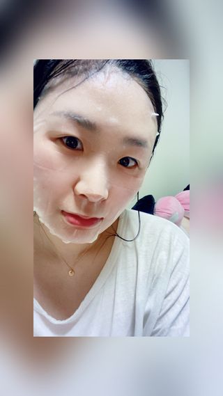 Dr.느루벗 느루벗 EGF FGF 스킨 리커버리 마스크 10장 — 5점을 준 리뷰어가 2021년 5월 올린 사용 사진