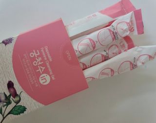 래디 한방 여성청결제 궁청수인 10개입 — 5점을 준 리뷰어가 2022년 5월 올린 사용 사진