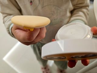 소이베베X신비아파트 모이스쳐 선팩트 SPF50+ PA+++ — 5점을 준 리뷰어가 2023년 4월 올린 사용 사진