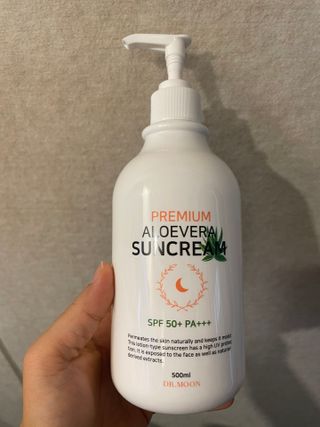 [닥터문] 프리미엄 알로에베라 선크림 500ml — 5점을 준 리뷰어가 2022년 7월 올린 사용 사진