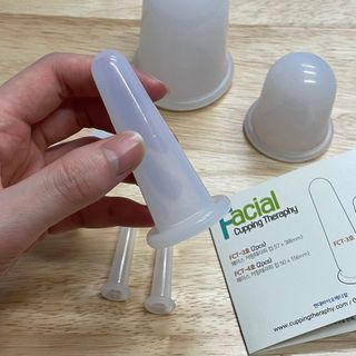 메디미케이알 커핑테라피 실리콘부항마사지 리프팅 페이스+바디 안티 셀룰 라이트 6pcs — 4.5점을 준 리뷰어가 2021년 2월 올린 사용 사진