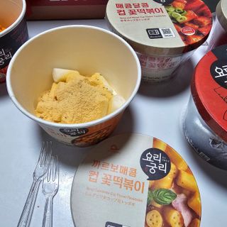나우  [요리궁리] B타입 ( 매콤, 치즈, 매콤까르보 ) 꽃떡볶이 6개입 세트 — 5점을 준 리뷰어가 2025년 3월 올린 사용 사진