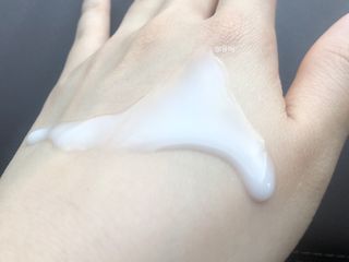리더스코스메틱 리더스 카밍 바이오틱스 에센스 워터 — 5점을 준 리뷰어가 2021년 6월 올린 사용 사진
