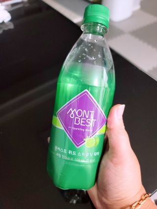 몽베스트 Montbest with Sparkling water Lime20병 — 5점을 준 리뷰어가 2021년 10월 올린 사용 사진