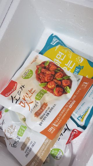 굽네몰 [굽네] 소스가 맛있는 닭가슴살 한입 볼 2종 8팩 — 4점을 준 리뷰어가 2021년 3월 올린 사용 사진