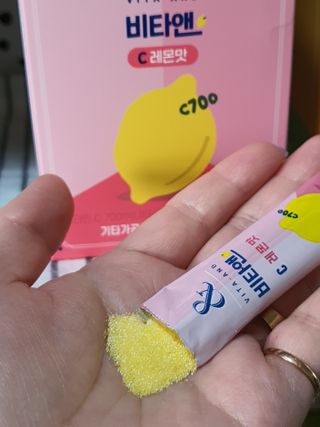 비타앤C 레몬맛, 망고맛 — 5점을 준 리뷰어가 2021년 6월 올린 사용 사진