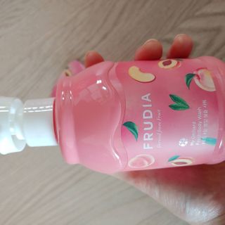 [후르디아] 복숭아 바디워시+바디에센스 세트 — 5점을 준 리뷰어가 2021년 3월 올린 사용 사진