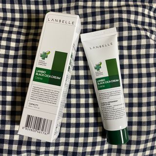 랑벨 랑바이오 블랙 시카 크림 50ml(블랙비 프로폴리스, 시카 4종, 판테놀 10 함유) — 4.5점을 준 리뷰어가 2022년 4월 올린 사용 사진