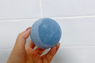 소담스퀘어 상암 Evreryday Bath Bomb Day7(에브리데이 배쓰밤 데이7) / 7종 중 2종 랜덤발송 — 5점을 준 리뷰어가 2022년 11월 올린 사용 사진