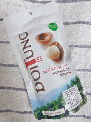 도이퉁 마카다미아 넛 90g  로얄 마카넛 오리지널 쏠트 허니 — 4.5점을 준 리뷰어가 2021년 3월 올린 사용 사진
