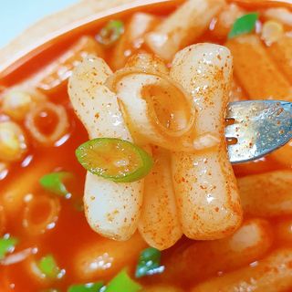 유비쿡 컵떡볶이 매운컵떡볶이2개/ 짜장컵떡볶이 2개  총 4개세트 — 5점을 준 리뷰어가 2021년 2월 올린 사용 사진