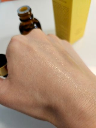 스킨큐어 산다화 비타민c 화이트닝 에센스 30ml — 5점을 준 리뷰어가 2023년 12월 올린 사용 사진