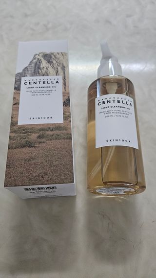 스킨1004 [SKIN1004] 마다가스카르 센텔라 라이트 클렌징 오일 200ml — 5점을 준 리뷰어가 2024년 7월 올린 사용 사진