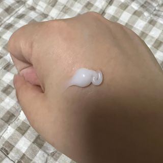 멈칫(MUMCHIT) 넥퍼퓸 NECKPERFUME 2가지 향 — 5점을 준 리뷰어가 2021년 11월 올린 사용 사진