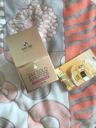 아이앤립 / EYENLIP 아이앤립 24K 골드 N 펩타이드 앰플 크림 — 5점을 준 리뷰어가 2021년 3월 올린 사용 사진