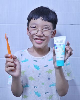 닥터데디스 안심불소 튼튼치약(청포도, 민트 중 택 1) 60g + 여행용 미니 치약 15g — 5점을 준 리뷰어가 2022년 8월 올린 사용 사진