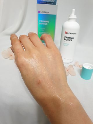 리더스코스메틱 리더스 카밍 바이오틱스 에센스 워터 — 5점을 준 리뷰어가 2021년 1월 올린 사용 사진