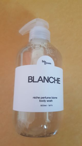 빅그린 니치 퍼퓸 바이옴바디워시 500ml(상탈, 블랙베리&베이, 블랑쉐 3종 중 택1) — 5점을 준 리뷰어가 2022년 8월 올린 사용 사진