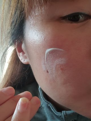 엠디스픽 무향자차 수분 선크림 PSF50+ PA++++ 50ml — 5점을 준 리뷰어가 2023년 3월 올린 사용 사진
