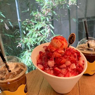 카페 더달달 [카페더달달 ] 빙수 택 1 + 음료 2잔 + 마카롱2개 — 5점을 준 리뷰어가 2021년 7월 올린 사용 사진