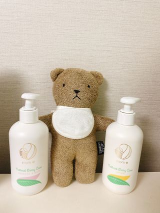 mom e 맘이 내추럴 베이비 케어 샴푸앤바스+로션 — 4점을 준 리뷰어가 2021년 1월 올린 사용 사진