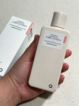 로우퀘스트 베리어 인핸싱 토너투에센스 200ml — 4점을 준 리뷰어가 2023년 10월 올린 사용 사진