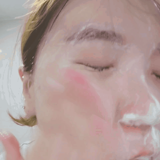 리엔케이 인텐스 브라이트닝 비타 스크럽 클렌징 폼 — 5점을 준 리뷰어가 2023년 9월 올린 사용 사진