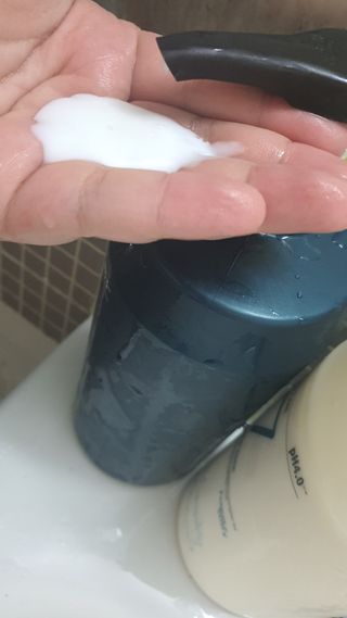 [포레스트스토리] B7 안티 헤어로스 샴푸1,000ml + 헤어팩 1,000ml — 5점을 준 리뷰어가 2021년 3월 올린 사용 사진