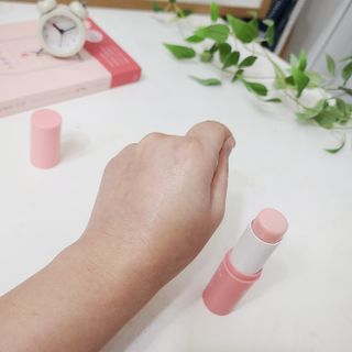 스킨큐어 산다화 카멜리아 안티 링클 멀티밤 — 4점을 준 리뷰어가 2022년 1월 올린 사용 사진