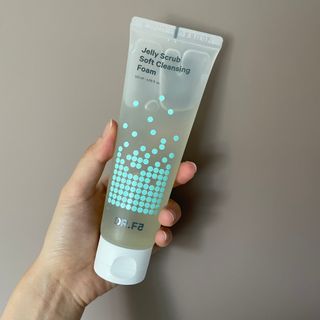 닥터에프파이브 젤리스크럽 소프트 클렌징폼 120ml — 4점을 준 리뷰어가 2022년 7월 올린 사용 사진