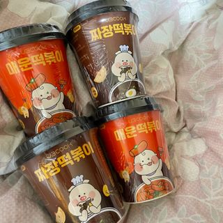 유비쿡 컵떡볶이 매운컵떡볶이2개/ 짜장컵떡볶이 2개  총 4개세트 — 5점을 준 리뷰어가 2021년 2월 올린 사용 사진