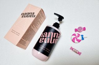 난나 살몬 스파이더 검버섯 미백 톤업 화이트닝 연어 앰플 크림 300ml 대용량 — 5점을 준 리뷰어가 2022년 8월 올린 사용 사진