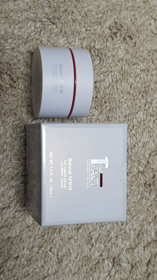 The Fact 더 팩트 내추럴 에스에프엔 에이틴 시니어 크림 — 5점을 준 리뷰어가 2021년 3월 올린 사용 사진