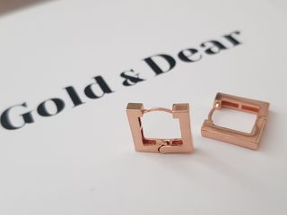 [골드앤디어] 14K 사각 네모 원터치 귀걸이_3color — 5점을 준 리뷰어가 2021년 5월 올린 사용 사진