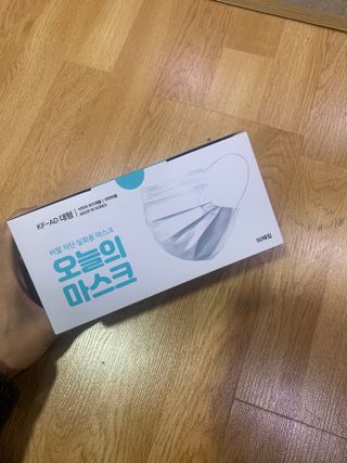 [심폐소생소] 오늘의마스크 KF-AD 비말차단 황사 여름용 마스크 — 5점을 준 리뷰어가 2021년 11월 올린 사용 사진