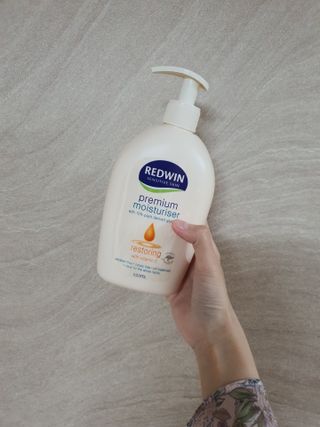 H365 Redwin Premium Moisturiser 레드윈 프리미엄 모이스춰라이저 500ml — 5점을 준 리뷰어가 2021년 4월 올린 사용 사진
